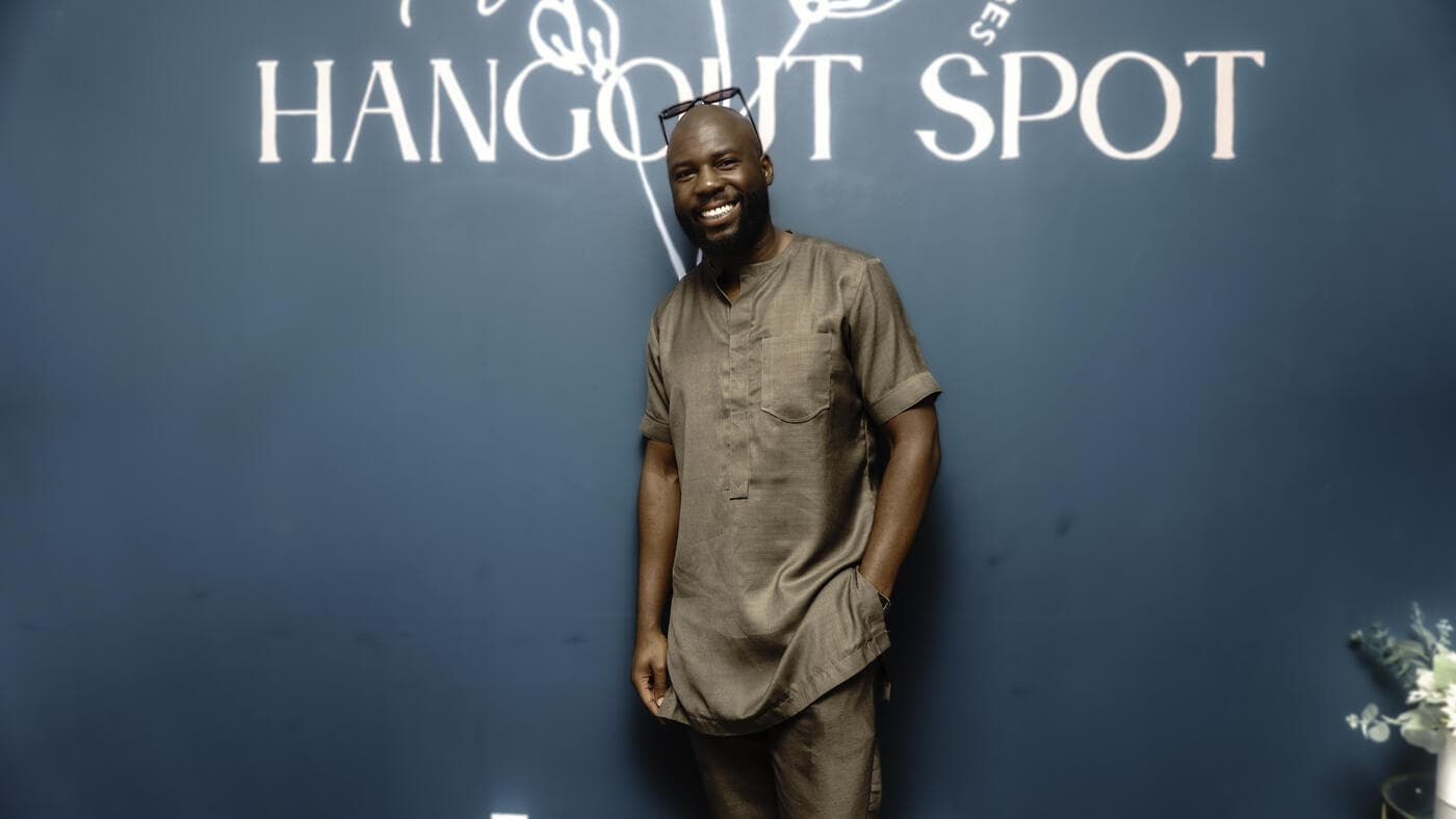 A guest in a traditional outfit at Gala Night